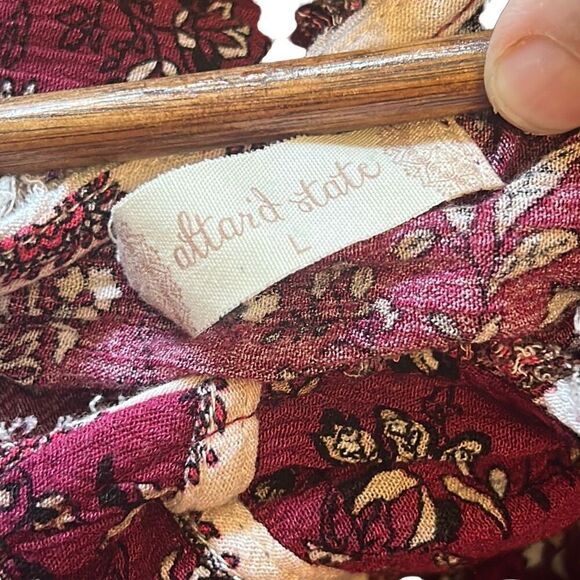 Altar'd State Floral Tops‎ size large - Picture 2 of 5